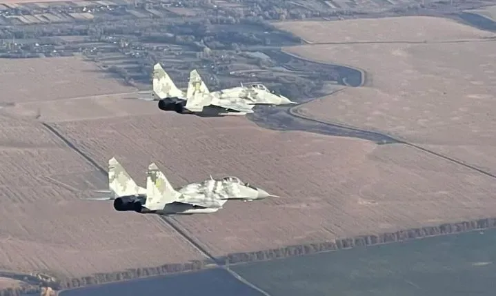 Ukrainian Defense Forces aviation shoots down enemy Su-34 and conducts 8 air strikes on the enemy - General Staff