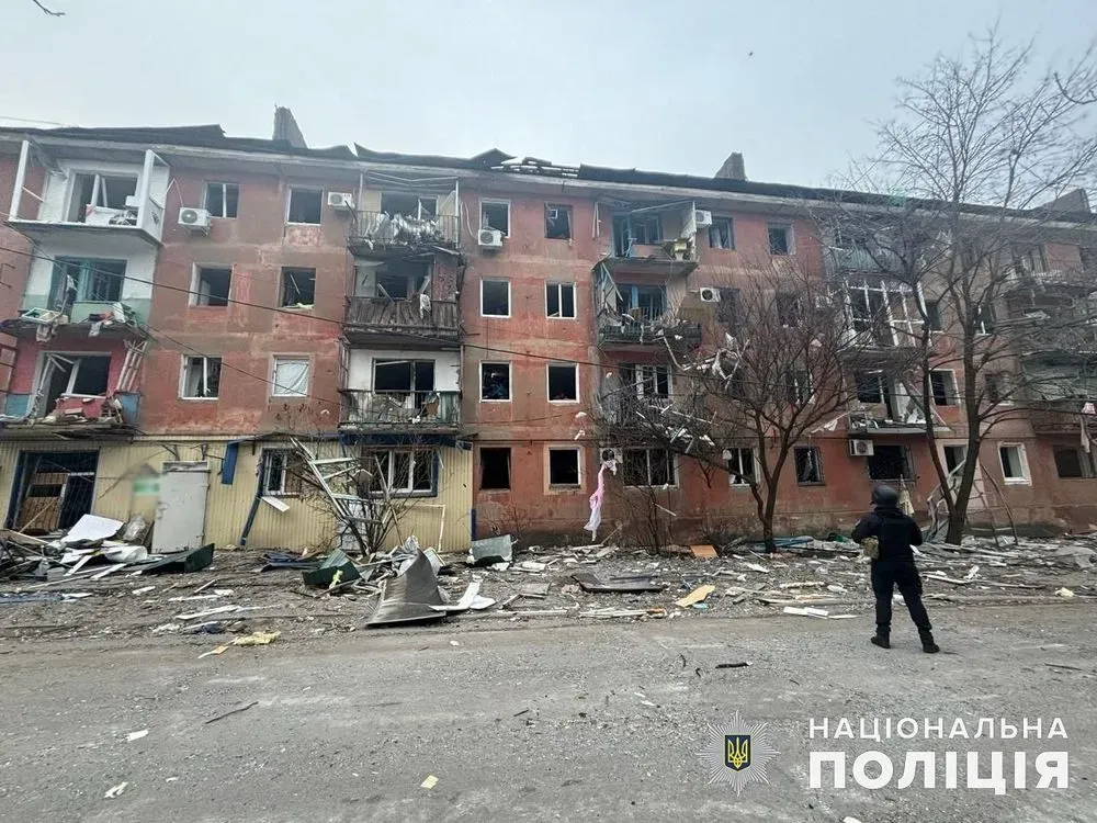 росіяни скинули на Курахове КАБ потужністю 500 кг, за добу обстріляли 9 населених пунктів на Донеччині - поліція