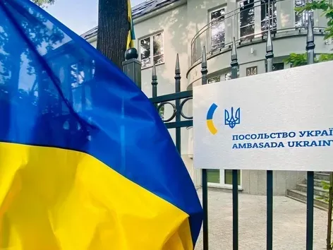Already damaged - Ukrainian Embassy in Poland denies farmers' attack on vehicles for the Armed Forces