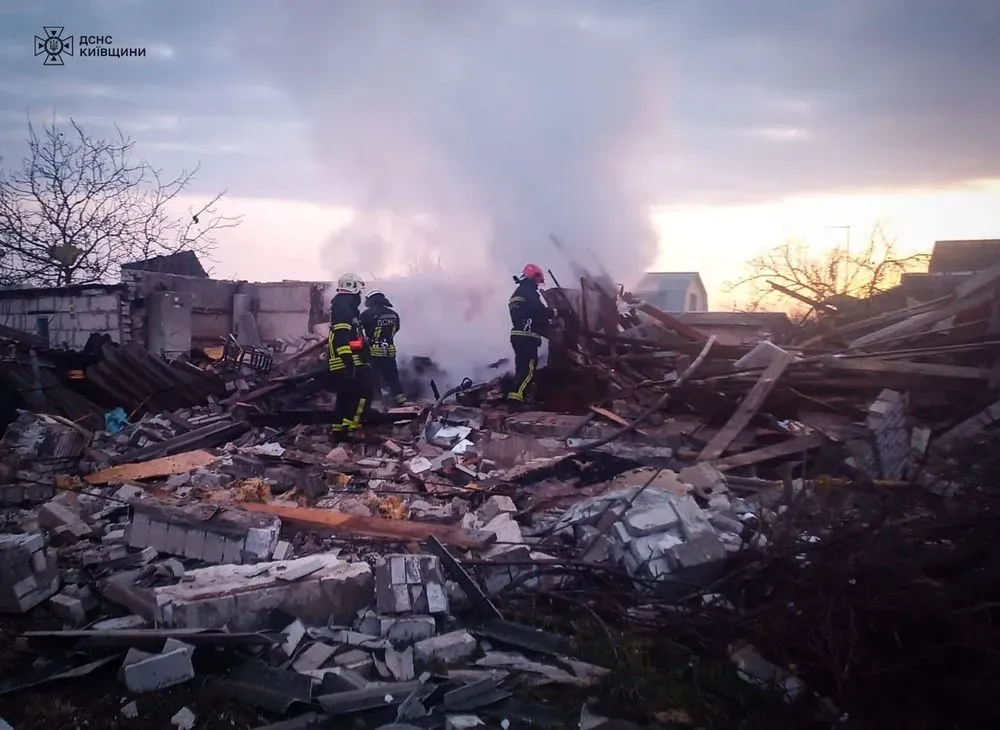 На Київщині вибухнув приватний будинок: постраждала жінка