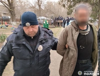 На Николаевщине полицейские разыскали мужчину, который похитил 8-летнюю девочку