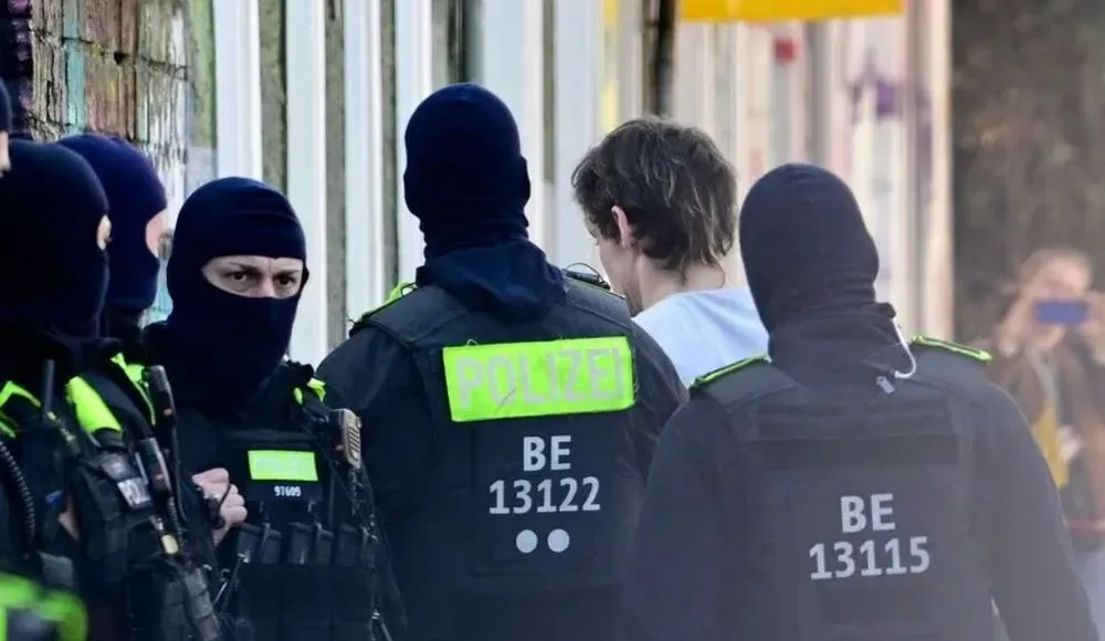 Police conduct operation against left-wing terrorist group in Berlin