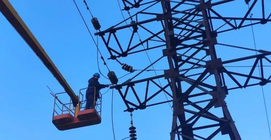Україна передавала надлишки електрики Польщі, через обстріл рф знеструмлена шахта на Донеччині 