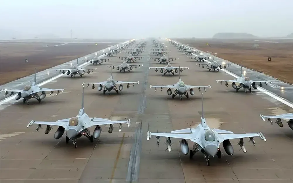 В Україні проходить підготовка і адаптація аеродромів до прийому F-16: Ігнат розповів деталі