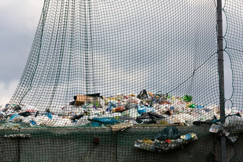 ЕС договорился о сокращении отходов упаковки на 15% к 2040 году и планирует запретить пластиковые пакеты для соусов