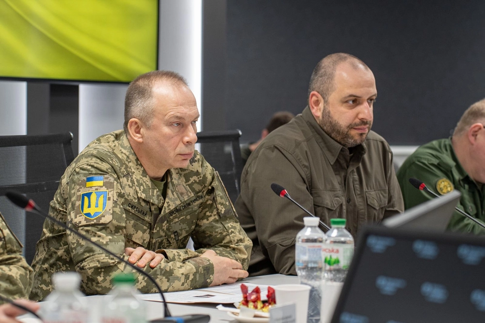 Сырский и Умеров обсудили потребности Украины в артиллерии и ПВО с министром обороны Норвегии