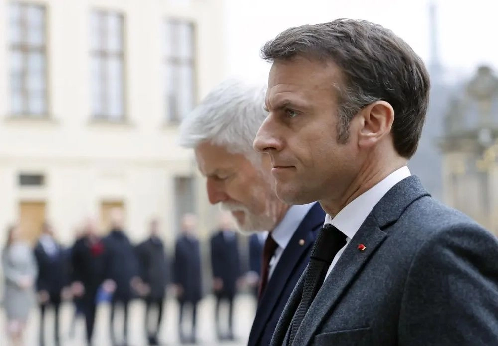 Франция будет способствовать инициативе Чехии по закупке боеприпасов для Украины - Макрон