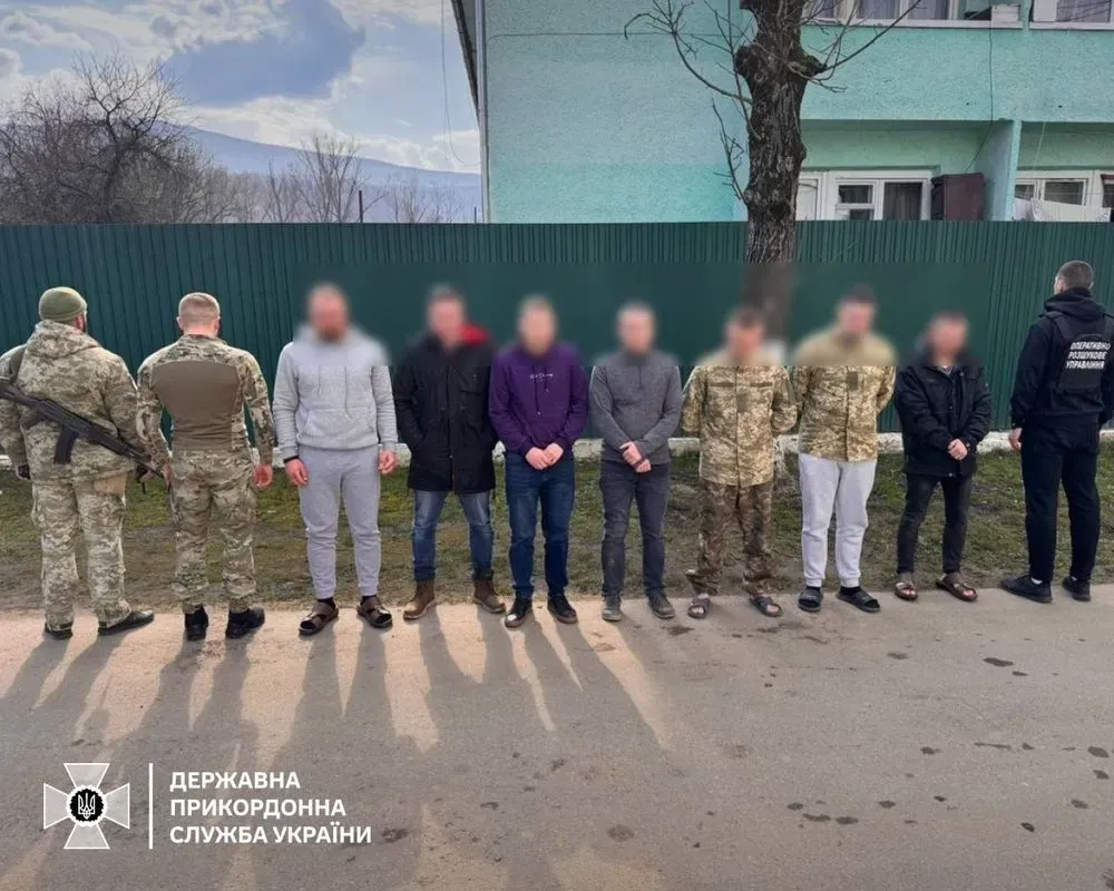 Поблизу Тиси прикордонники затримали 11 чоловіків: двох рятували, один травмувався