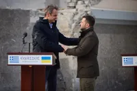 "ПВО - безусловный приоритет": Зеленский обсудил усиление обороны Украины с премьером Греции