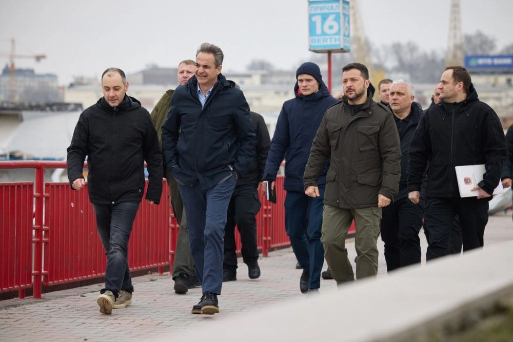 В порту Одессы Зеленский и премьер Греции ознакомились с функционированием "зернового коридора"