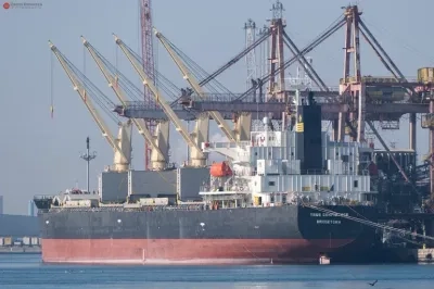 Первый смертельный случай: из-за атаки хуситов на судно в Аденском заливе погибли трое моряков