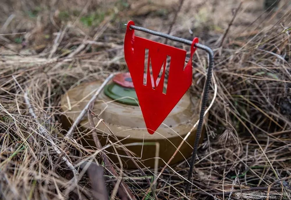 na-khersonshchine-60-letnii-muzhchina-podorvalsya-na-rossiiskoi-mine-ova