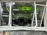 Ракетная атака рф на Сумы: повреждены здания школы, больницы и водоканала, один человек ранен