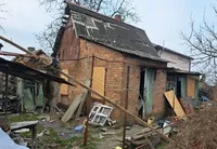 россияне обстреляли Никополь: повреждены частные дома и админздание, без пострадавших