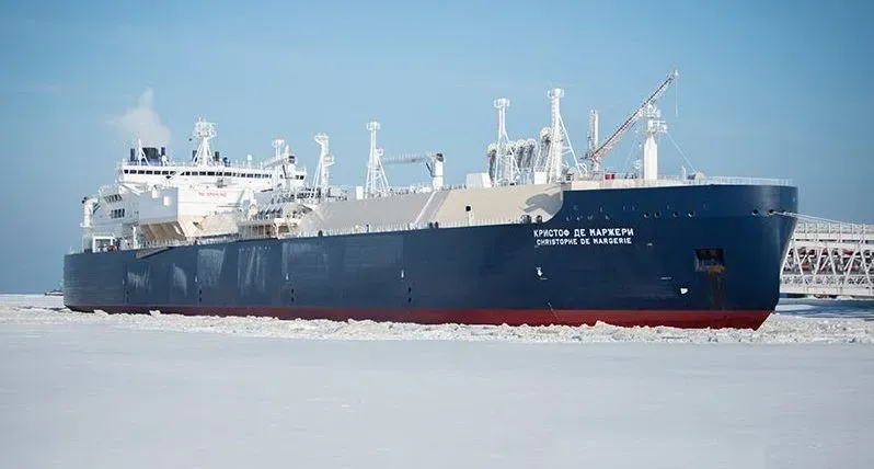 rossiiskie-tankeri-prodolzhayut-postavlyat-spg-v-porti-yes