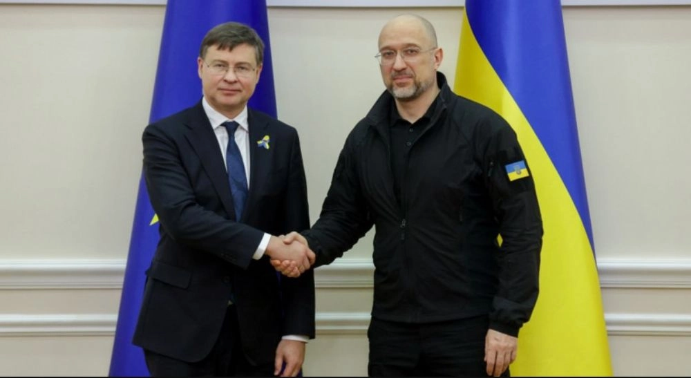 ЕС планирует выделить в этом году 21 млрд евро военной поддержки Украине - вице-президент Еврокомиссии Домбровскис