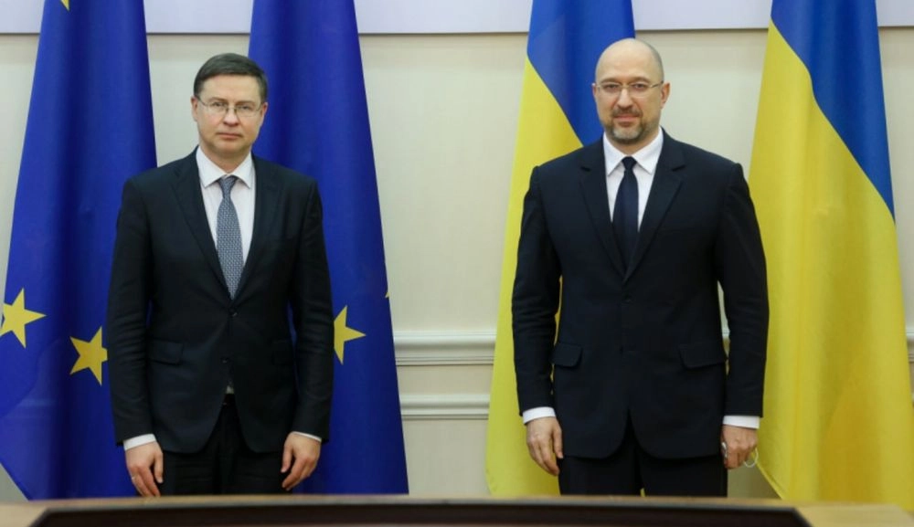 ЕС утвердит переговорную рамку вступления Украины в ЕС после выполнения дополнительных 4 пунктов "домашнего задания" - Домбровскис