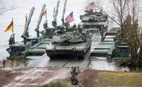 Telegraph: дипломати країн НАТО запропонували підготуватися до виходу США з альянсу