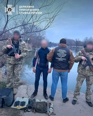 Wearing a latex mask and a wetsuit, an Odesa resident tried to swim across the Dniester and swim to Moldova