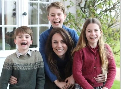 Інформагентства відкликали фото принцеси Уельської Кейт із дітьми через "цифрову маніпуляцію"