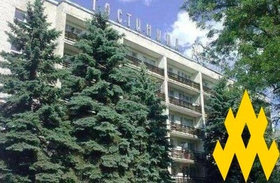 В окупованому Луганську російські силовики влаштували казарми у готелі - "АТЕШ"