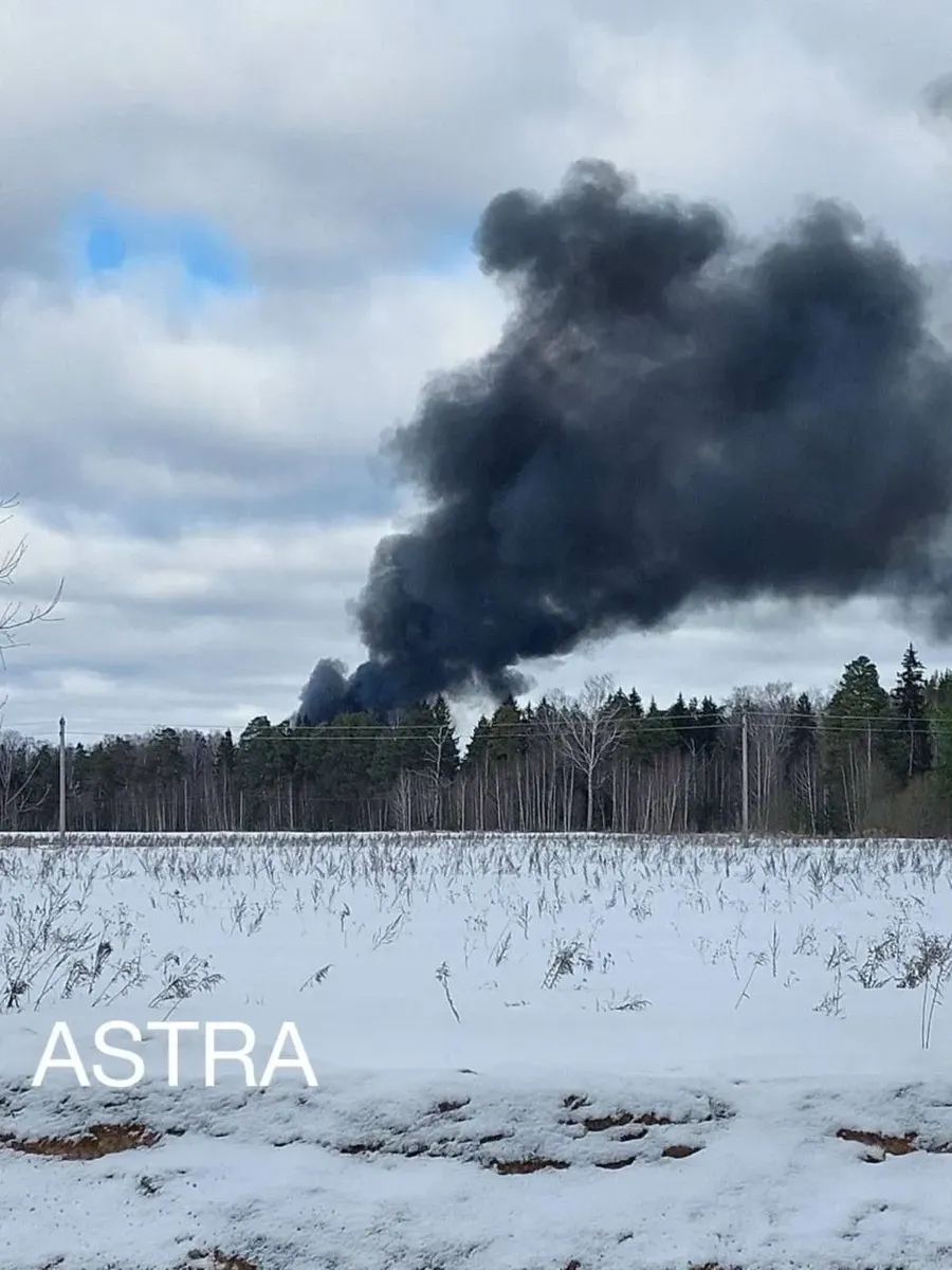 a-russian-military-transport-plane-caught-fire-in-the-sky-over-the-ivanovo-region-and-crashed-in-a-forest