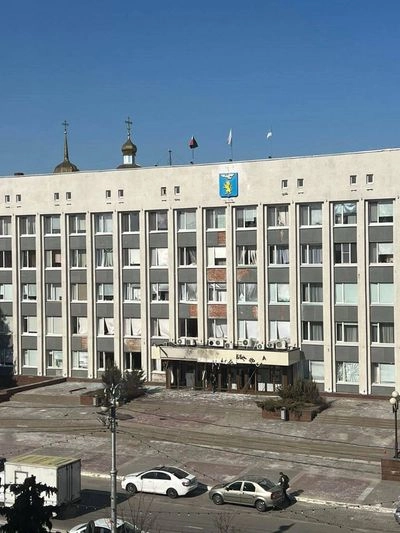 В российском белгороде дрон атаковал здание администрации
