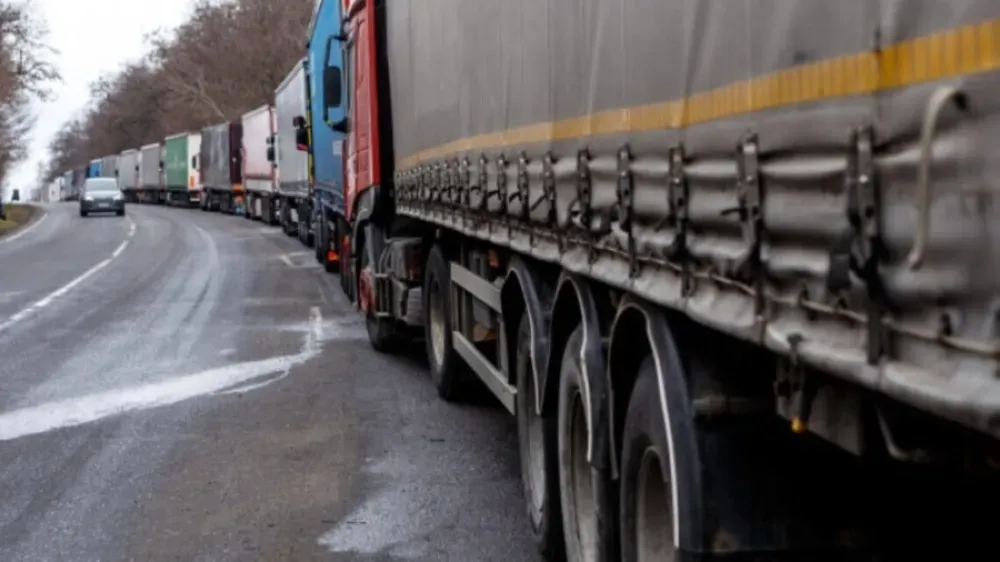 У украинских компаний значительно выросли транспортные расходы из-за блокады границы с Польшей