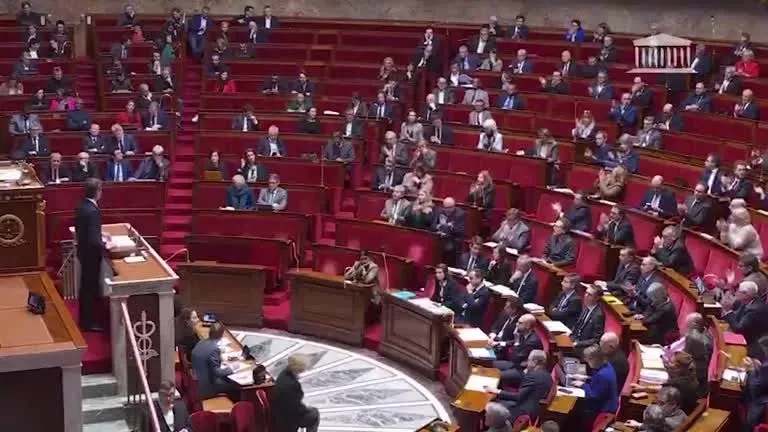 frantsuzkyi-parlament-pidtrymav-bezpekovu-uhodu-z-ukrainoiu-popry-rozbizhnosti