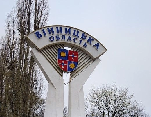 deputat-vid-ukrainskoi-stratehii-hroismana-peredav-maizhe-400-hektariv-derzhavnoi-zemli-pryvatnii-firmi-shcho-vidomo