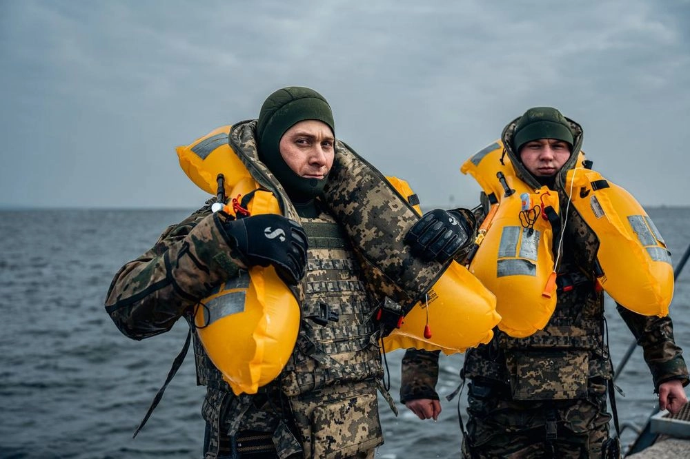 The Ministry of Defense showed how "floating bulletproof vests" are being tested for special units of the Armed Forces of Ukraine
