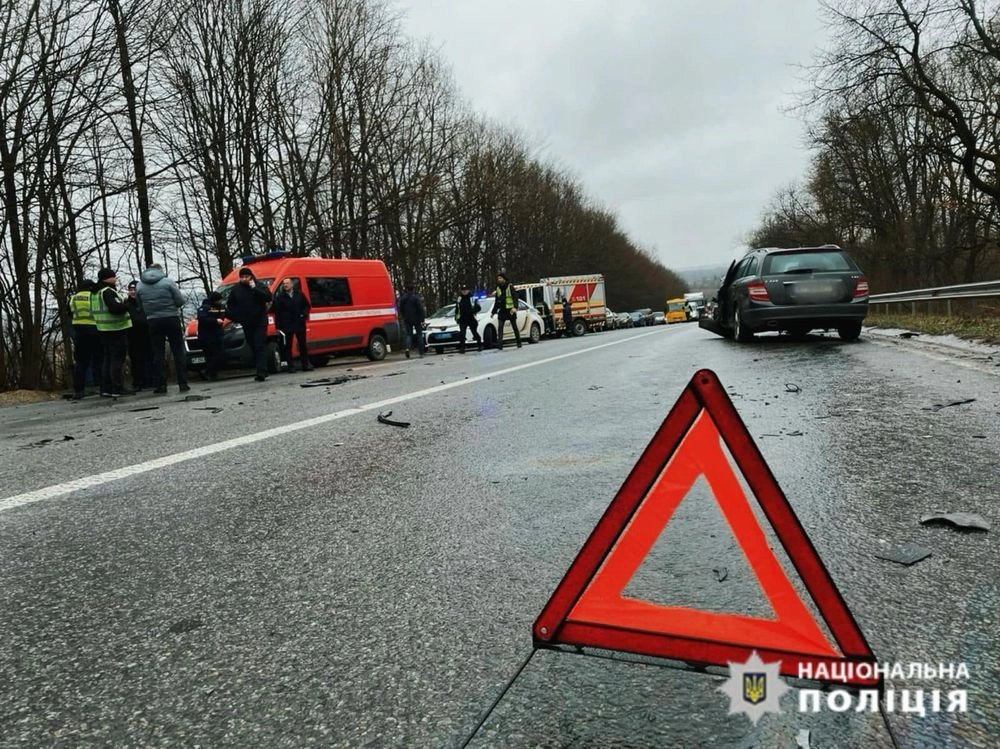 На Прикарпатье произошло ДТП с участием автобуса: трое погибших, пятеро раненых