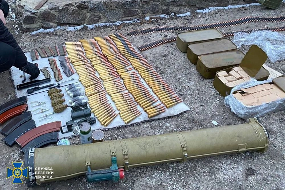 Trading in "trophies" of the occupiers: four schemes for illegal sale of weapons exposed in Ukraine