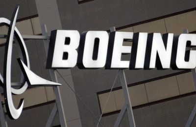 В США у самолета Boeing 737-800 во время полета оторвалась внешняя панель
