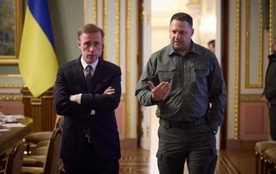 Удар рф по Одессе, ситуация на поле боя и пакет помощи для Украины: Ермак поговорил с советником Байдена