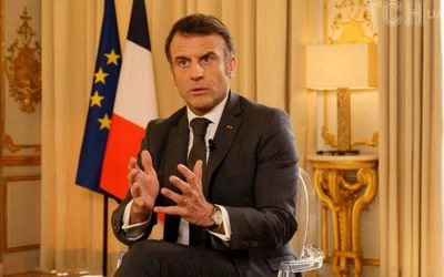 Macron says he will answer Putin's call