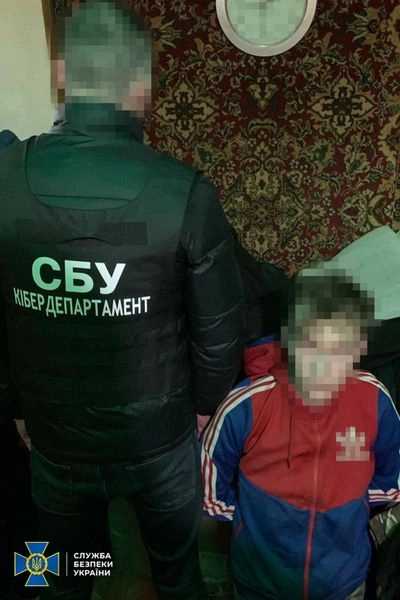Отец и сын по заказу фсб готовили ракетные удары и хоронили останки рашистов под Киевом - СБУ