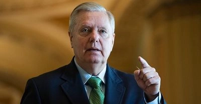 Graham offers to help Ukraine in the form of interest-free loans amid domestic problems in the US