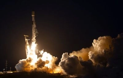 SpaceX launches a new batch of Starlink Internet satellites into orbit