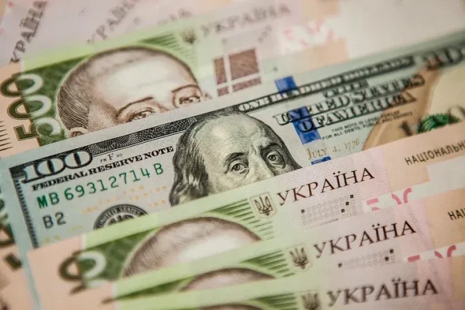 Курс валют на 20 марта: доллар пересек отметку в 39 грн