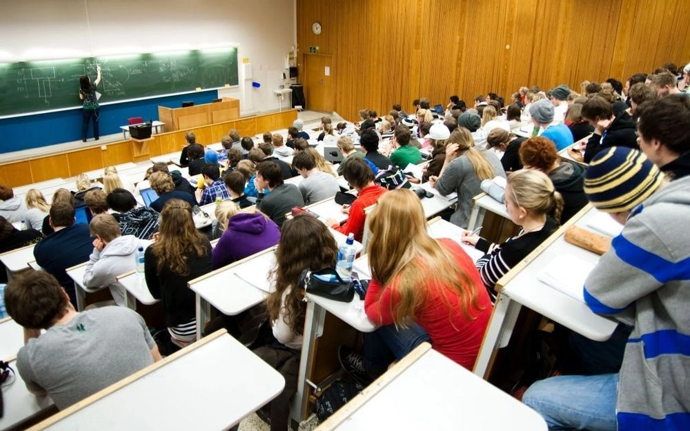 Модернизацию высших учебных заведений приостановили на время вступительной кампании