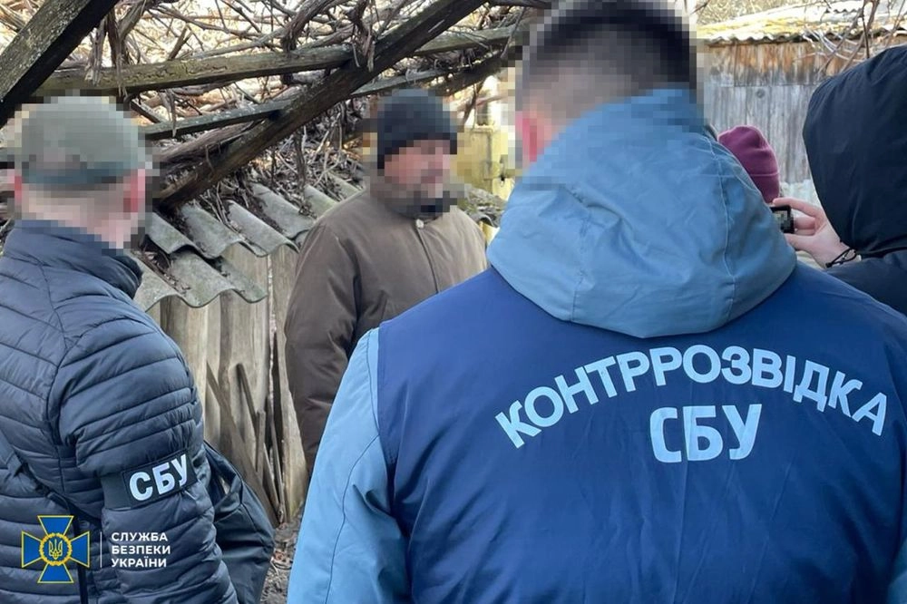 Шукав "слабкі місця" в оборонній лінії на півночі України: затримано агента фсб