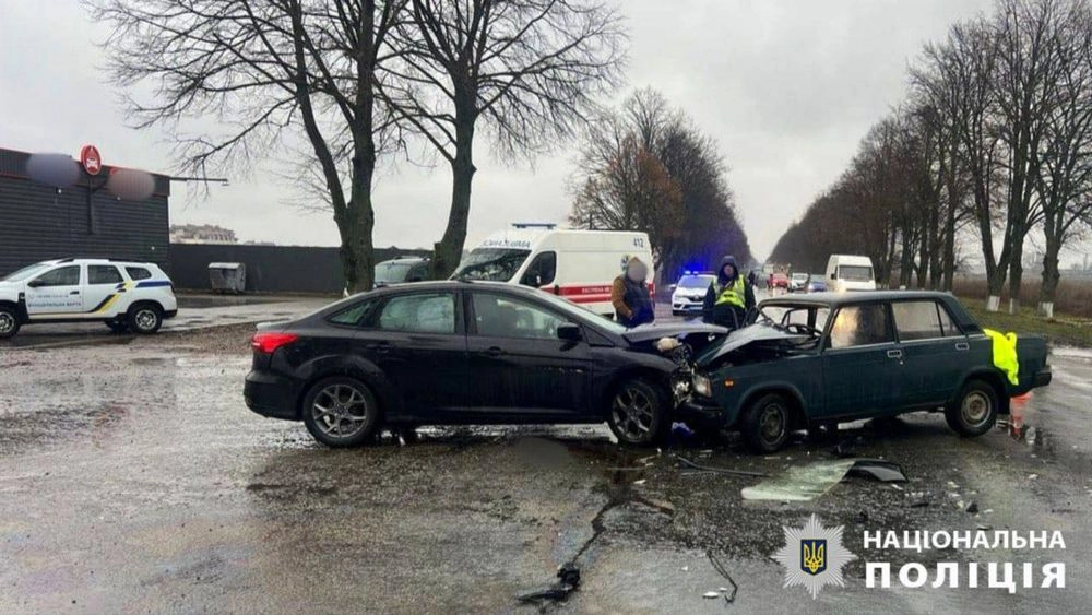 Two cars collide near Kyiv, 5 people hospitalized