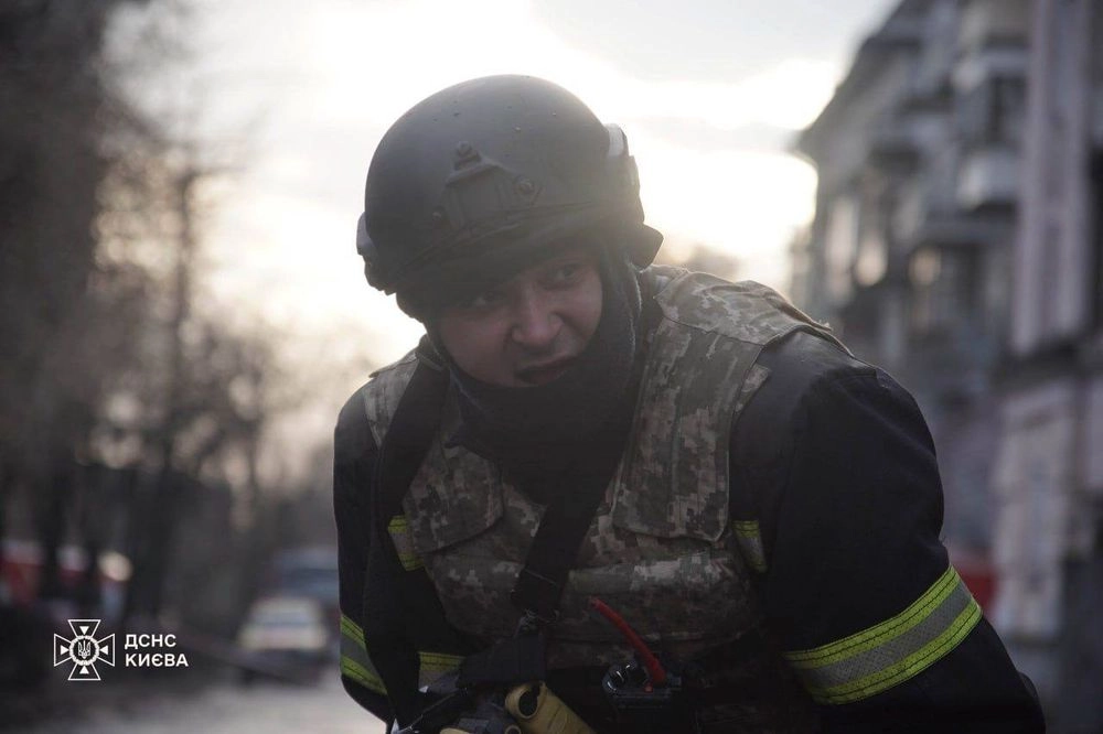 Массированная ракетная атака рф на Киев: в ГСЧС показали последствия