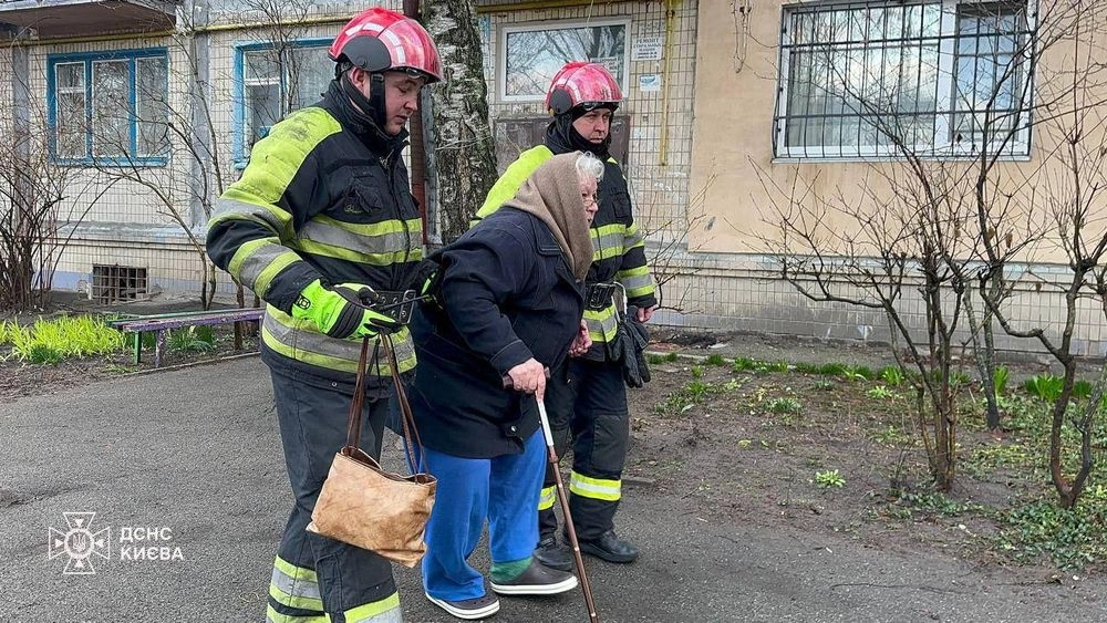 Ракетная атака рф на Киев: 13 человек ранены, 4 госпитализированы