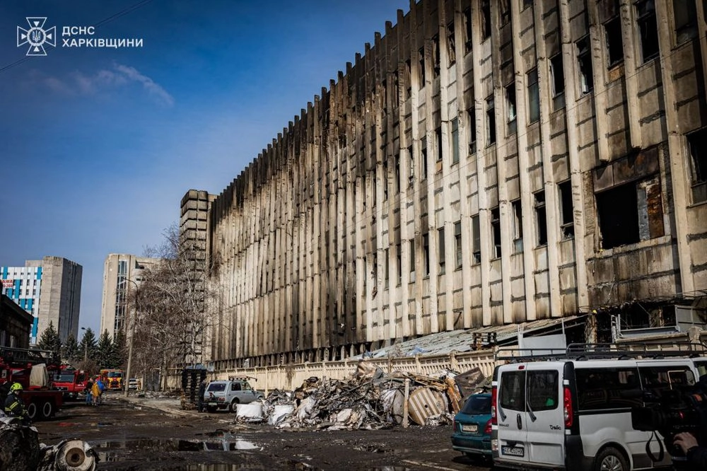 В Харькове ликвидировали масштабный пожар в результате вчерашнего ракетного удара по предприятию