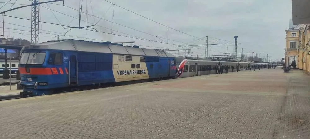 Ukrzaliznytsia reports possible train delays due to night attack