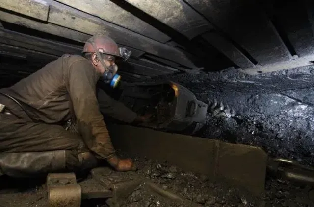 Из-за атаки рф обесточена часть шахт в Донецкой и Днепропетровской областях: под землей - более 1000 шахтеров