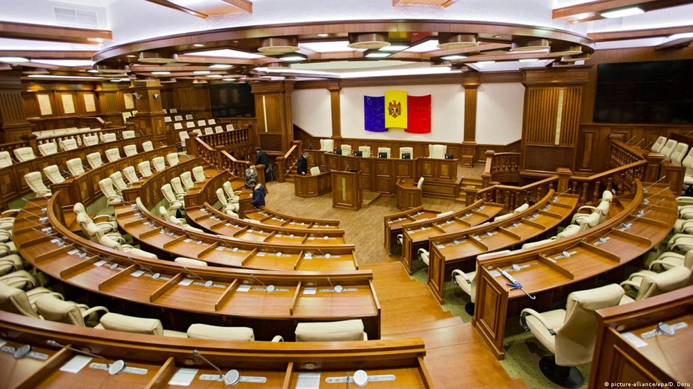 Парламент Молдовы одобрил декларацию по поддержке вступления в ЕС
