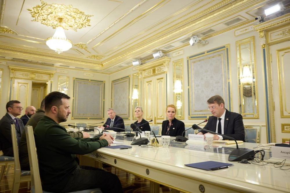 Strengthening air defense, joint arms production, and training of Ukrainian pilots on F-16s: Zelenskyy meets with Danish Defense Minister